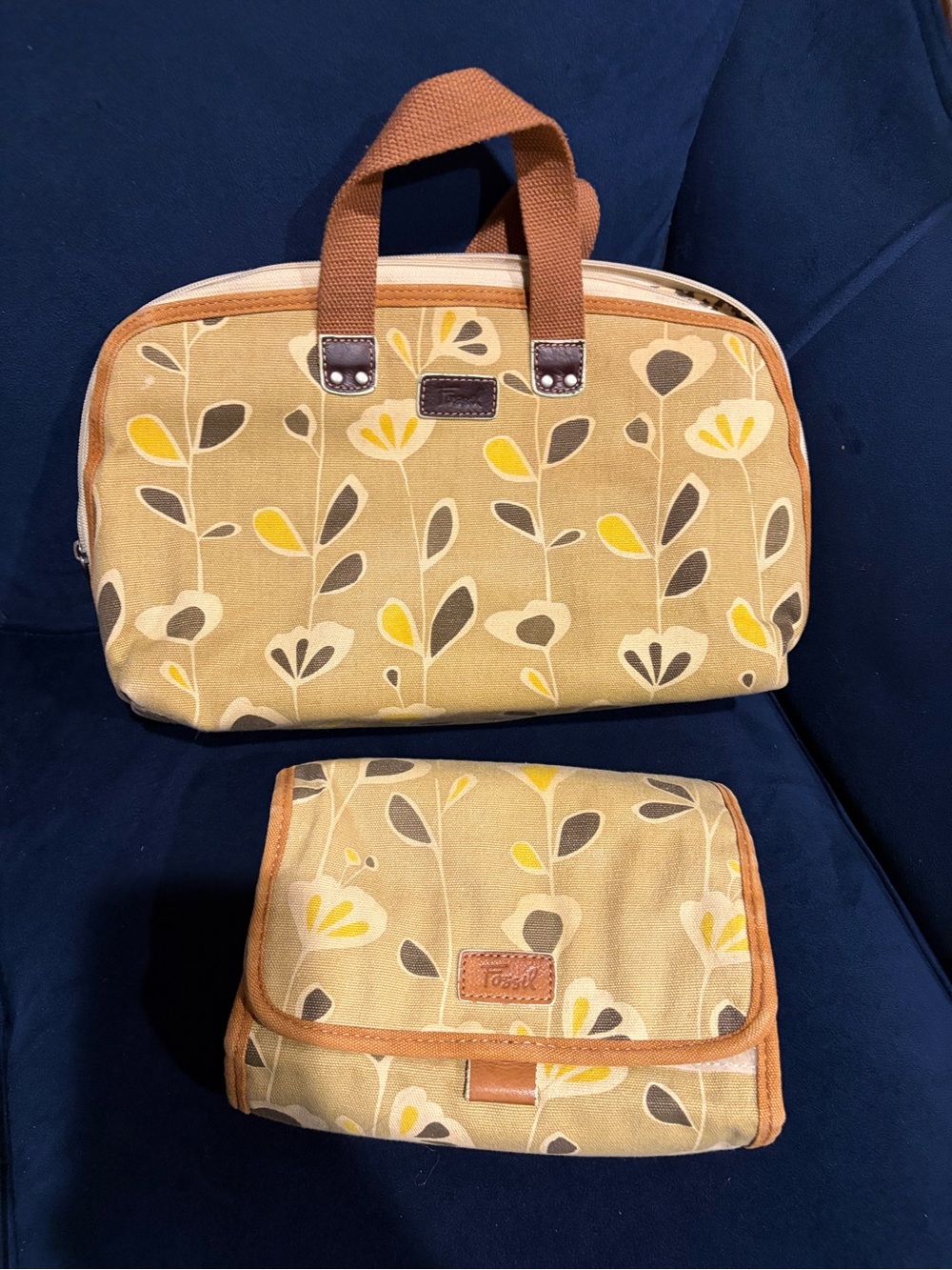 Tote-style Floral Travel and Toiletries Fossil Bags